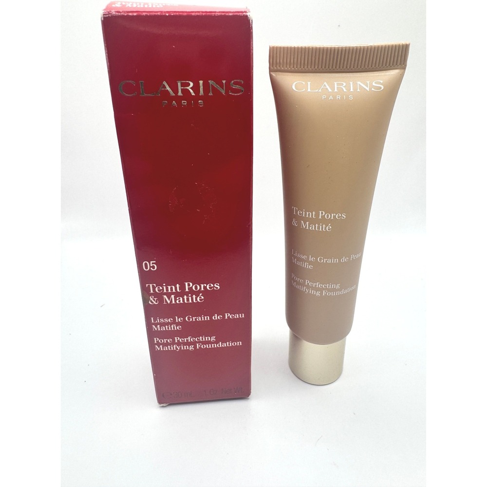 Clarins Teint Pores & Matite Pore Perfecting Matifying Foundation 05